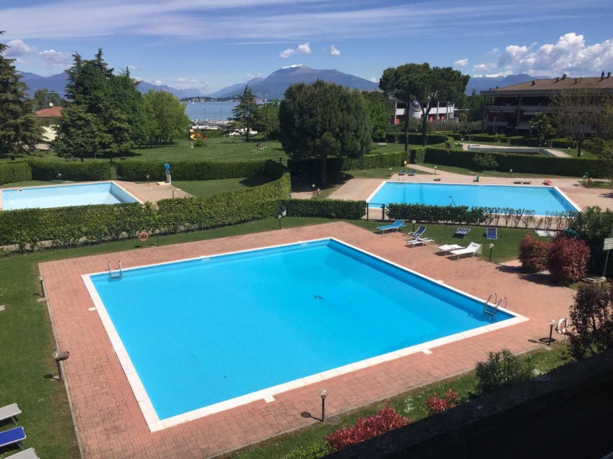 Casa Palazzo Apartamento Desenzano del Garda Exterior foto