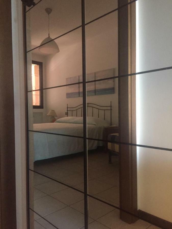 Casa Palazzo Apartamento Desenzano del Garda Exterior foto